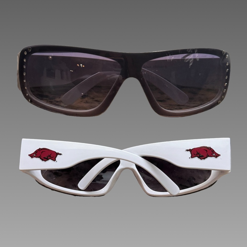 *NWT* Arkansas Razorbacks White & Rhinestone‎ Sunglasses